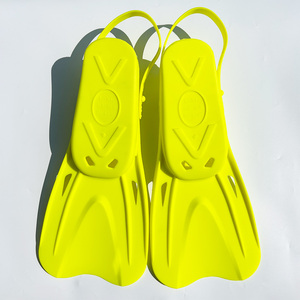 Materiales <span class=keywords><strong>EVA</strong></span> Hebillas ajustables Color amarillo <span class=keywords><strong>aletas</strong></span> de esnórquel Nuevo diseño <span class=keywords><strong>Aletas</strong></span> de natación para esnórquel Buceo Natación - Product Image 2