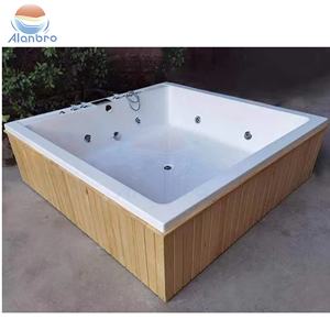 Spa de jardin carré autoportant moderne en acrylique pour 4-5 personnes, chauffé, avec drain intégré et fonction massage, idéal pour villa - Product Image 4
