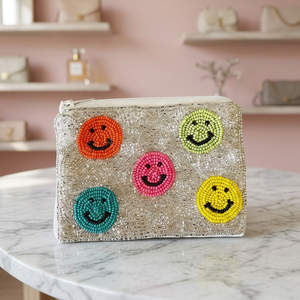 Porte-monnaie artisanal perlé Jaunty avec visages souriants brodés, pochette zippée colorée, style classique, en coton, pour usage quotidien, sac familial - Product Image 1