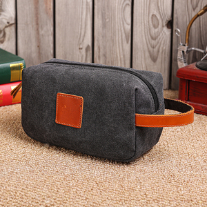 Bolsa de Maquillaje y Cosméticos de Viaje Personalizada, Kit de Afeitado para Hombre con Cierre de Cremallera, Bolsa de Cuero y Lona - Product Image 4