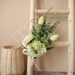 Mur de fleurs artificielles CallaFloral avec hortensias et tulipes pour décorations de mariage - Product Image 1