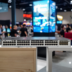 Thương hiệu mới ciscoo c9300 <span class=keywords><strong>48</strong></span> cổng <span class=keywords><strong>PoE</strong></span> Modular uplinks <span class=keywords><strong>PoE</strong></span> mạng chuyển đổi mạng lợi thế C9300-48P-A - Product Image 6