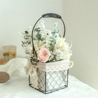 Panier de fleurs conservé à la main pour noël, anniversaire, saint-valentin, vente en gros