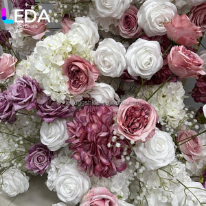 Fleurs artificielles personnalisées LEDA rose vif et blanches, roses artificielles pour la décoration de cérémonie de demande en mariage - Product Image 2