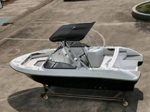 Yacht de luxe de conception nouvelle 2025 avec bateau de pêche et remorque moteur pour le surf et les sports nautiques - Product Image 6