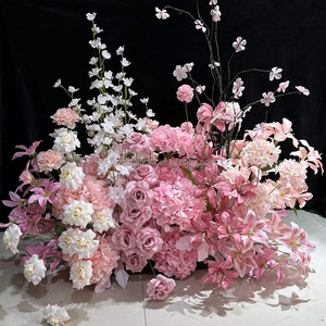Décoration de mariage haut de gamme : Chemin de fleurs en soie rose poudré de 60 cm pour allée de mariage - Product Image 1