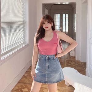 Camiseta sin mangas negra con bordado Runqi N8339 para mujer, talla grande, de algodón, para chicas con curvas. - Product Image 5