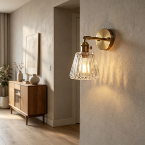 Lámpara de pared con brazo oscilante de latón, lámpara de pared ajustable con pantalla de cristal transparente en forma de rombo, accesorio para decoración de dormitorio, mesita de noche, baño y pasillo - Product Image 5