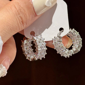 Pendientes de Aro Dobles para Mujer, Diseño Minimalista y Delicado, Joyería de Moda para Uso Diario - Product Image 3