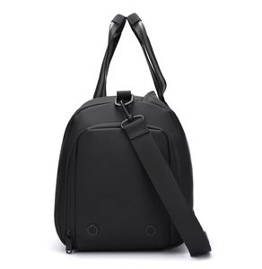 Sac de Voyage Portable Grande Capacité Personnalisé en Cuir PU Imperméable pour Hommes – Sac de Sport et de Week-end en Gros - Product Image 3