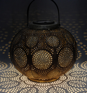 Metal Hollowed Out Pattern <strong>Outdoor</strong> <strong>Solar</strong> <strong>Lantern</strong> Decorative Garden <strong>Solar</strong> Lamp Antique Brass Antique Brass Style <strong>Moroccan</strong>