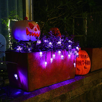 Décorations d'Halloween pour maison, bar ou fête sur le thème des maisons hantées : Guirlande lumineuse LED 3D araignée violette, alimentation solaire/à piles/électrique