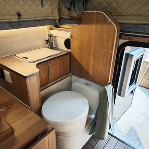 Caravane de luxe tout-terrain, remorque de camping 4x4, camping-car de haute qualité, remorque familiale pour 2 à 4 personnes - Product Image 3