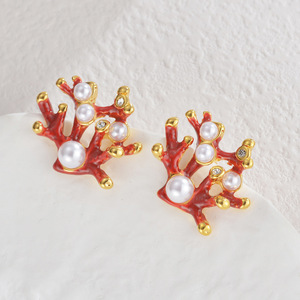 ต่างหูมุกปะการังสีแดง |   เครื่องประดับสแตนเลสสตีลเคลือบทอง 18K PVD ลายเคลือบสีสันจากมหาสมุทรสำหรับผู้หญิง |   สวยงามและทนทาน - Product Image 4
