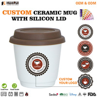 Vente en gros de petites tasses à café en céramique pour voyage avec couvercle en silicone, logo personnalisé, réutilisables, portables, en porcelaine, pour emporter