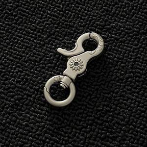 Llavero Tallado de Alta Gama con Textura Resistente y Gancho para Colgar, Accesorios de Joyería DIY, Artículos Promocionales al por Mayor de Fábrica - Product Image 1
