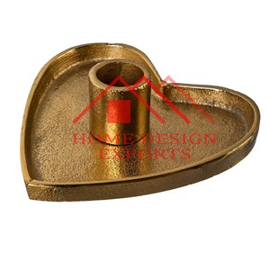 Bougeoir T-Light doré en aluminium en forme de coeur pour centres de table et décorations de mariage Bougie en aluminium - Product Image 2