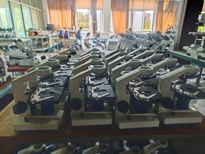 <span class=keywords><strong>Microscope</strong></span> Composé Trinocular SCIEDU 40X-2500X pour Éducation et Inspection Industrielle avec Caméra Numérique CCD et Écran LCD 8 Pouces - Product Image 5