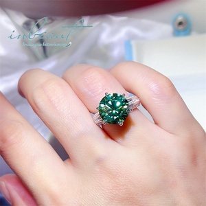 925 Bạc Gốc 5 Carat Brilliant Cut Vượt qua Kim Cương Kiểm Tra Bất Tự Nhiên Màu Xanh Lá Cây Moissanite Nhẫn Cưới Cho Phụ Nữ Đồ Trang Sức Mỹ - Product Image 3