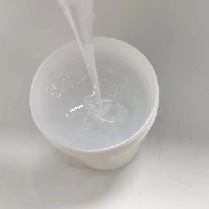 Composés de <span class=keywords><strong>silicone</strong></span> <span class=keywords><strong>liquide</strong></span> de qualité <span class=keywords><strong>alimentaire</strong></span> Caoutchouc résistant aux hautes températures pour moulage et calandrage Application de qualité médicale - Product Image 2