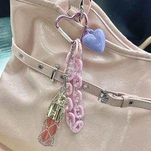 Porte-clés élégant en acier inoxydable haut de gamme avec pendentif chaîne en forme de cœur coloré et boucle en maille pour rouge à lèvres - Product Image 3