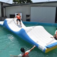 Parc de jeux aquatique flottant de divertissement personnalisé aire de jeux gonflable Sports aquatiques pour enfants et adultes