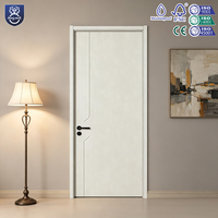 Porte intérieure élégante et moderne en bois massif avec surface finie pour usage résidentiel et hôtelier
