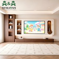 Meuble TV mural Japandi personnalisé avec panneau d'écran rétroéclairé arrondi, base en grain de bois, niche ovale et rangement à ouverture par poussée sans poignée