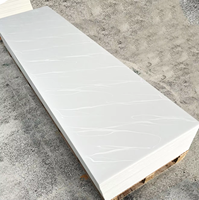Plaques de surface solides modernes de grande taille avec finition polie et mate pour les dessus de table d'hôtel, les dessus de meubles de salle de bain et les panneaux de meubles