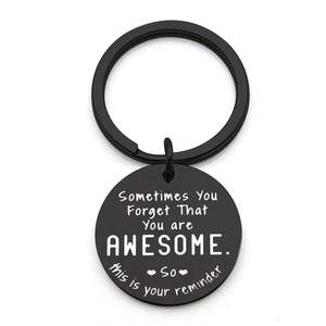 Portachiavi in Metallo Personalizzati per Colleghi, Regalo Ispirazionale per Donne, 'A Volte Ti Dimentichi Quanto Sei Fantastica, Così Qui È la Tua Promemoria' - Product Image 3