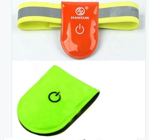 Kẹp Phản Xạ Led-Phản Xạ Từ Tính Cho Quần Áo, Áo Khoác, Dây Dắt Chó-Sử Dụng Linh Hoạt Để Chạy Bộ, Ba Lô Hoặc Túi Đi Học - Product Image 3