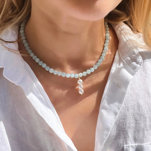 Delicado Collar de Piedras de Aguamarina con Cuentas y Dijes de Perlas, Estilo Boho Minimalista, Cierre Magnético - Product Image 1