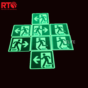 Stiker Film fotoluminesensi cahaya malam solet Eco kustom stiker pita bercahaya keluar 200mm x 150mm menyala dalam gelap - Product Image 2