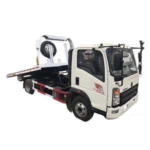 Camion <span class=keywords><strong>de</strong></span> <span class=keywords><strong>d</strong></span>épannage à plateau plat HOWO 4x2, 4 tonnes, 140 CV, avec élévateur <span class=keywords><strong>de</strong></span> roues, pour le transport <span class=keywords><strong>de</strong></span> voitures, semi-plat - Product Image 1
