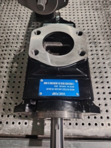 ปั๊มไฮดรอลิก T6DC-045-020-1R-00- B1 T6DC Vane Pump T6DCW-045 014 017 020 024 028 T6EC-062-025-1R02-B1 T6CC-022-014-1R01-B1 - Product Image 1