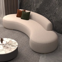 Juego de sofá moderno y lujoso para sala de estar con mesa de té, tela de terciopelo rojo con tecnología de cordero para apartamentos pequeños, sofá de forma curva