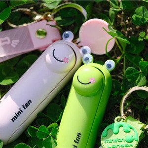 Mini ventilador de mano 3 en 1 ventilador de mano portátil USB recargable ventilador plegable con batería con llavero Función de linterna - Product Image 5