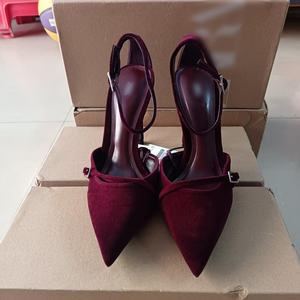 QuiteS Novità 2026 Décolleté da <span class=keywords><strong>Donna</strong></span> a Punta in Camoscio Rosso Vino con Tacco Alto Sottile e Fibbia Fine <span class=keywords><strong>Scarpe</strong></span> a Punta Sandali <span class=keywords><strong>Sexy</strong></span> con Tacco a Spillo - Product Image 4