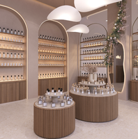 Aménagement intérieur de magasin de cosmétiques et de parfums de luxe, mobilier et vitrines sur mesure, décoration complète de magasin de parfums