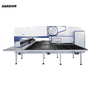 <span class=keywords><strong>Presse</strong></span> à poinçonner T30 avec système de <span class=keywords><strong>serrage</strong></span> entièrement automatique pour un <span class=keywords><strong>serrage</strong></span> <span class=keywords><strong>rapide</strong></span> et une efficacité améliorée - Product Image 4