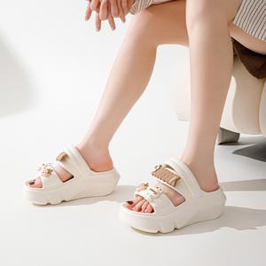 DERAN OEM 2025 directo de fábrica al por mayor zapatillas de plataforma para mujer Zapatillas de mujer con cadenas zapatillas de gama alta sandalias - Product Image 3