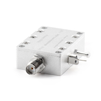 XINQY 50-4000MHz Amplificateur RF à faible bruit LNA 30dB Module à Gain élevé Borne d'alimentation 12V pour la réception de Signal-40C + 70C