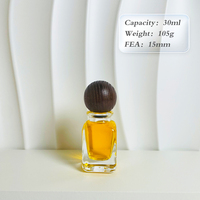 Bouteille de parfum de cube carré de prix bas d'usine 30ml 50ml 100ml bouteilles en verre de parfum de parfum de jet clair avec le chapeau en bois