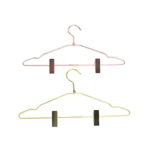 551-18A Metalen Draad Roterende Antislip Rose Gouden Kleding Shirt Broek Hangers Met 2 Verstelbare Clips