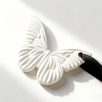 Vente en gros désodorisant pour armoire de voiture à suspendre en forme de papillon diffuseur d'huile parfumée en céramique pour parfum de fleur en porcelaine