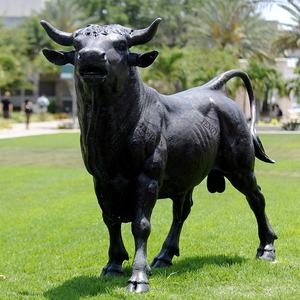 Statua di Toro in Bronzo per Decorazione Giardino Esterno - Product Image 4