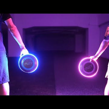 Игрушка Flying Duo с 360 светодиодным летающим диском