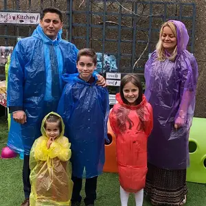 Poncho de lluvia desechable para adultos, poncho de emergencia para viaje, surtido de colores