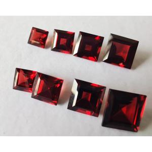หินธรรมชาติ / 5x5 มม. / การ์เนต / VSI 55 / รูปทรงสี่เหลี่ยม / เจียระไน / การ์เนตสีแดง / อัญมณีเม็ดเดี่ยว / 0.85 กะรัต - Product Image 6