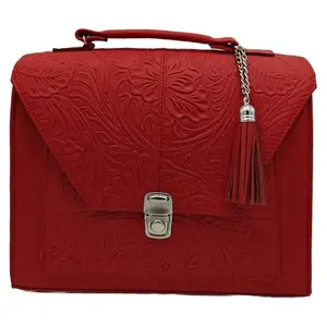 Sac fourre-tout en cuir de vachette pour femme Fana, design ciselé rouge, doublure en cuir véritable, fermeture à fermoir, bandoulière amovible - Product Image 4